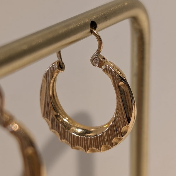 Boucles d'oreilles  en or jaune 18 carats Poids - 1.98 Grs