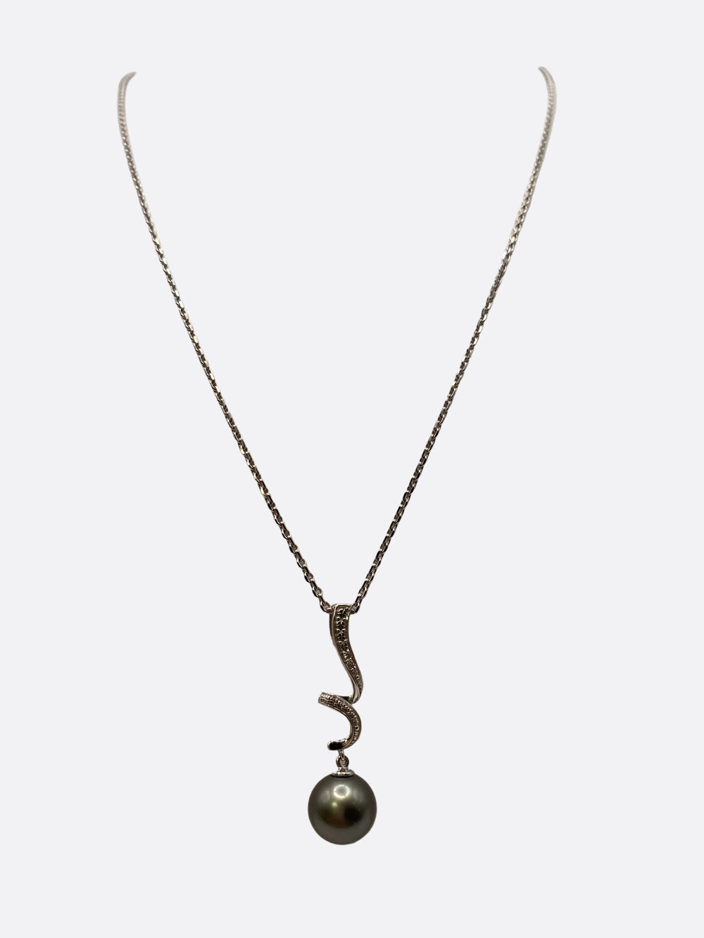 Collier Princesse en Or Blanc 18K - 5.39 Grs