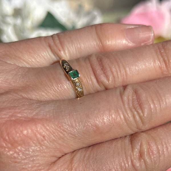 Bague émeraude et diamants en Or 18K T.55