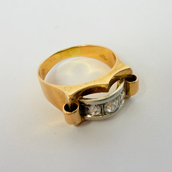 Bague en or 18 carats et 3 diamants taille 58