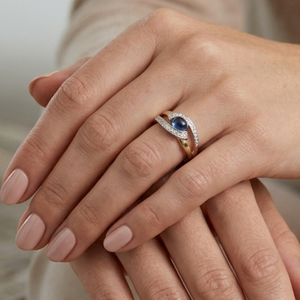 Bague Demi Tour Or Jaune 18K avec Saphir - T52 - 2.22gr