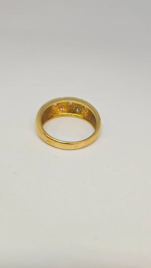 Bagues en or jaune 18k avec 7 diamants 0.07 carats chacun - T 63.5