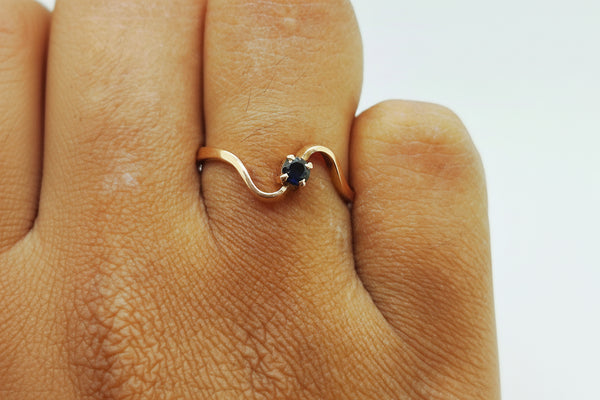 Bague Solitaire en Or Jaune 18K -Taille 54- 1.53g