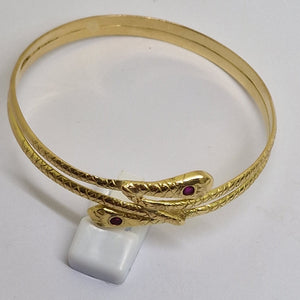 Bracelet Jonc Serpent en Or Jaune 18 Carats avec Rubis 28.31 Grs