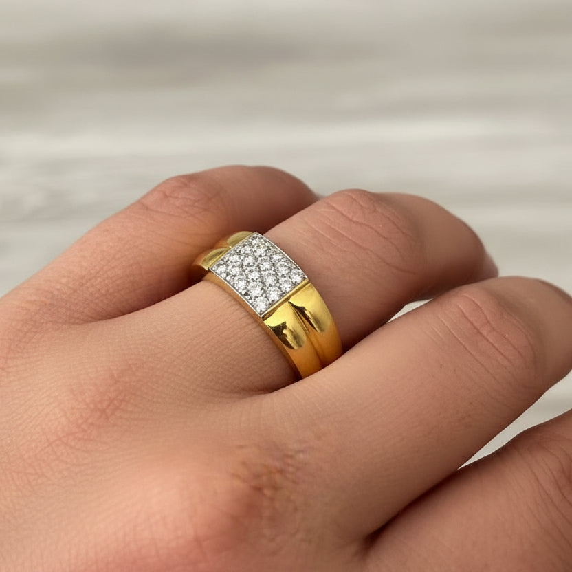 Chevalière en Or jaune 18K avec diamants - taille 54 - 5.52G