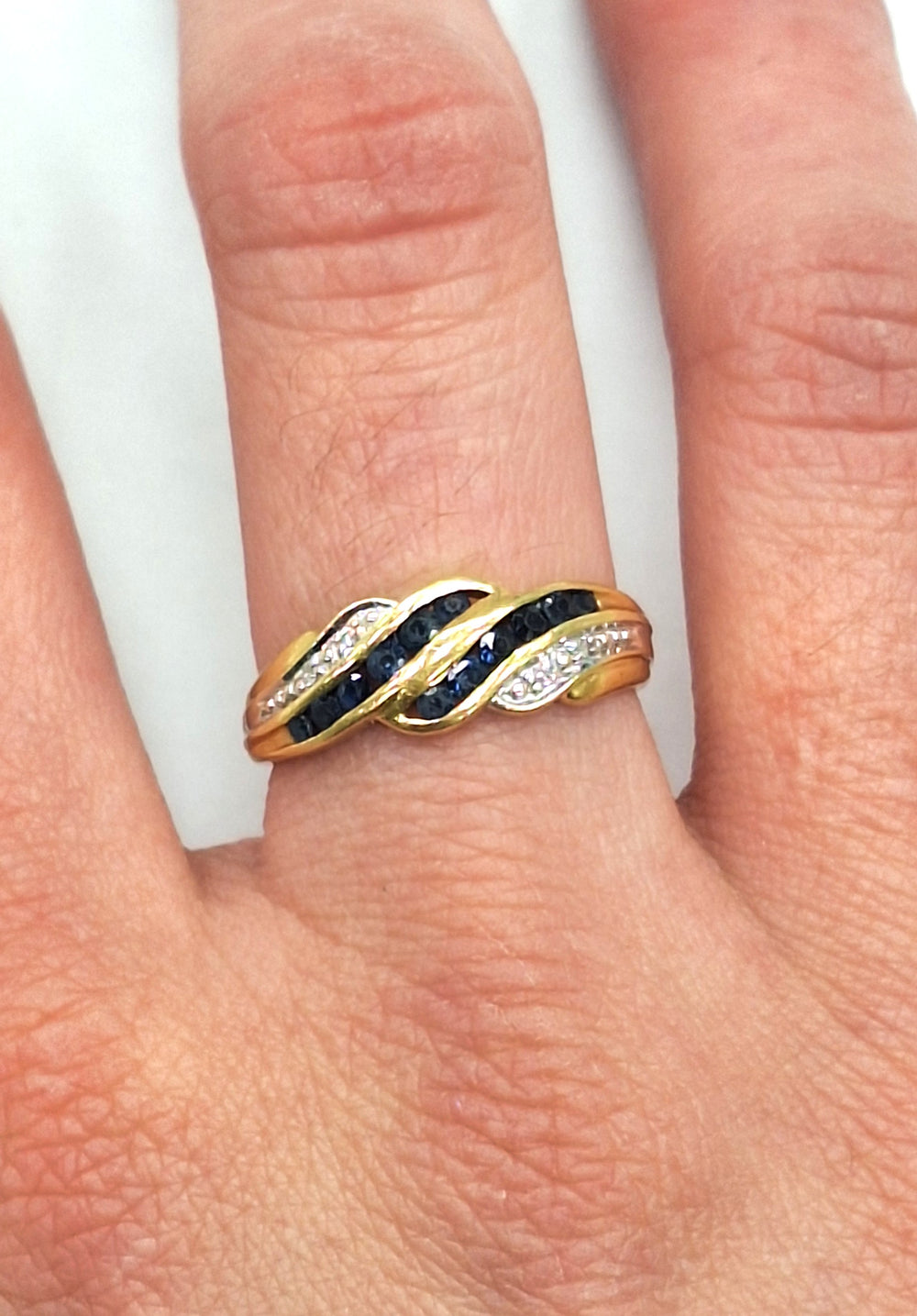 Bague Or Jaune et Blanc avec Saphir et Diamants - 2.62 Grs
