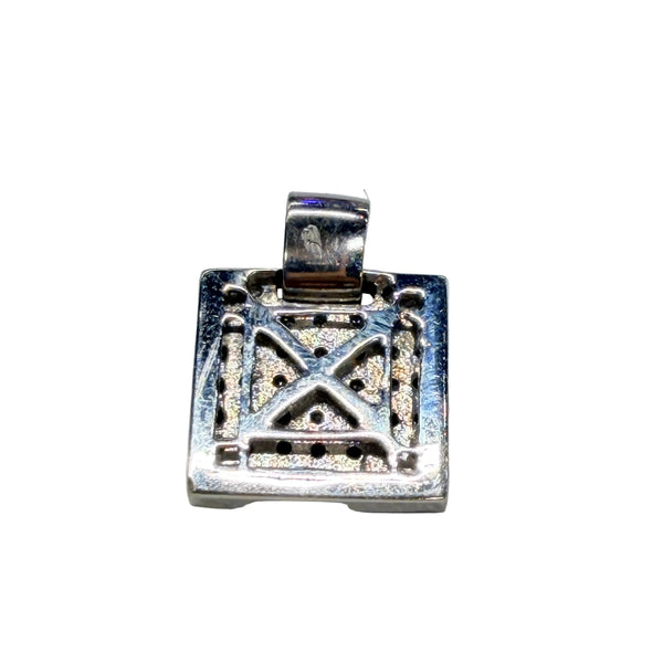 Pendentif en or blanc avec diamants noirs et blancs