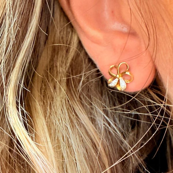 Boucles d'oreilles fleurs en Or jaune 18K - 1.49g