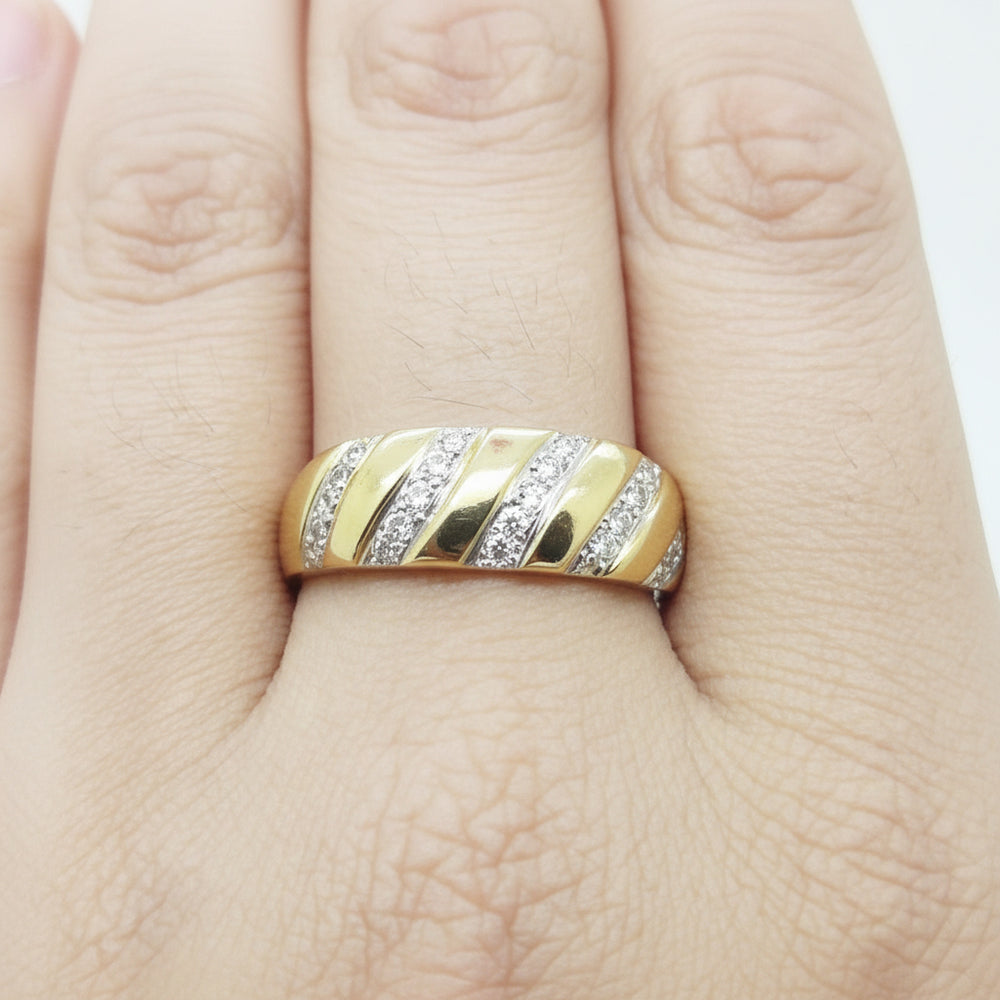 Bague en or jaune 18k avec diamants