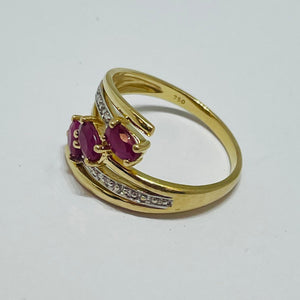 Bague en Or jaune 18K - 3 Rubis- Taille 53 - 3g