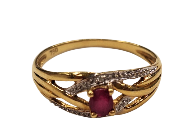 Bague en or jaune 18 carats avec rubis et diamants - T 53