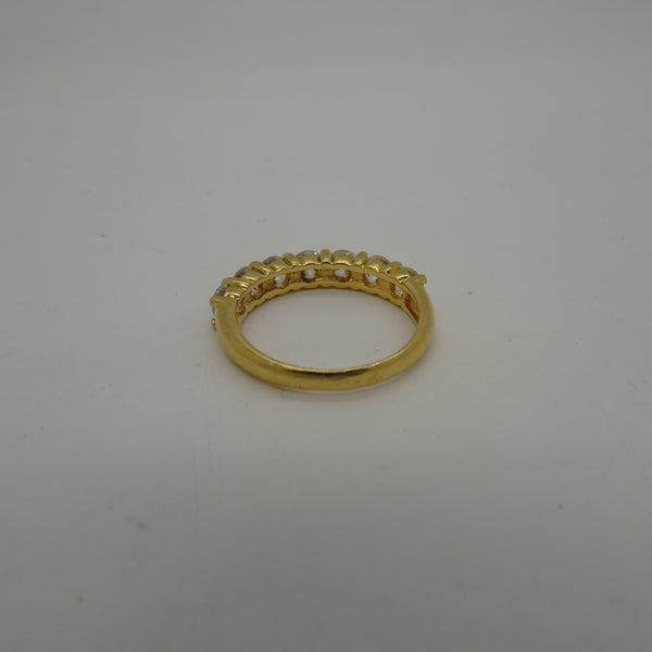 Bagues en or jaune 18K avec oxydes de zirconium - T53