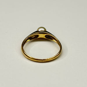 Solitaire en or jaune 18k avec perle naturelle