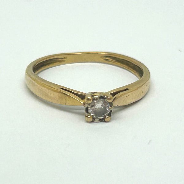Bague solitaire en or jaune avec diamant