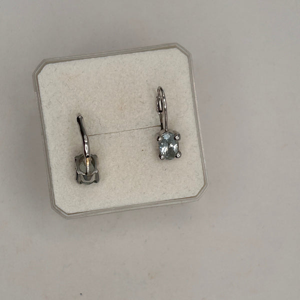 Boucles d'oreilles dormeuses en or blanc 18K - Aigue-marine