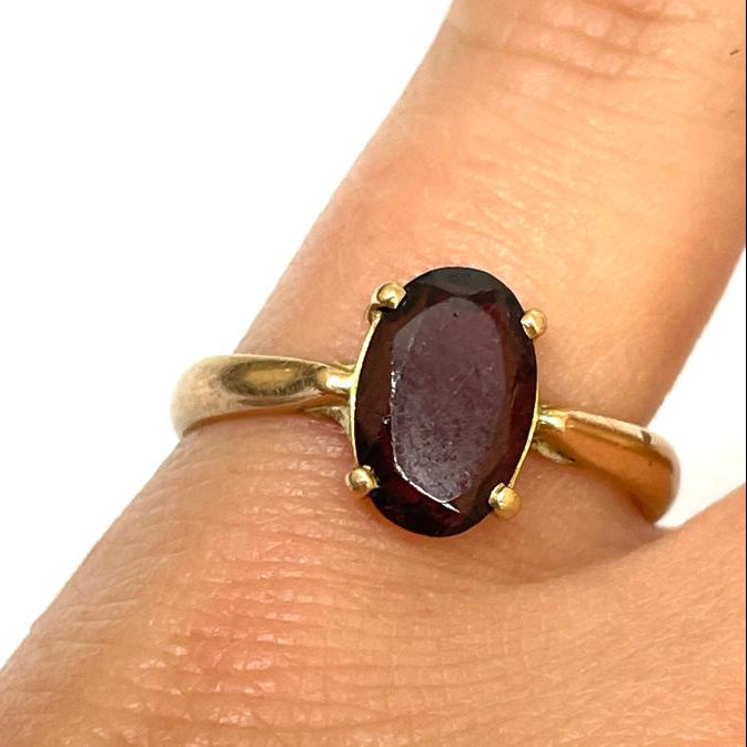 Bague Solitaire Or Jaune 18K - avec Grenat - T55.5 - 2.48gr