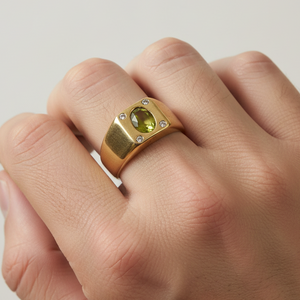 Chevalière avec Péridot et Diamant en Or Jaune 18K