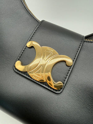 Sac Céline Ava en cuir noir avec fermoir triomphe