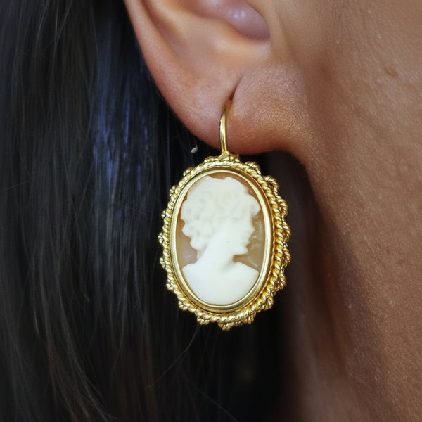 Boucles d'Oreilles Dormeuse en Or Jaune 18K