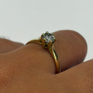 Bague Solitaire en Or Jaune  avec  Oxyde de Zirconium