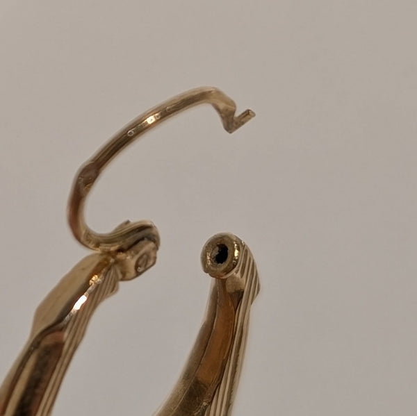 Boucles d'oreilles  en or jaune 18 carats Poids - 1.98 Grs