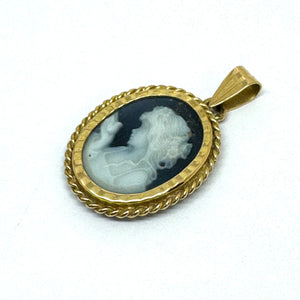 Pendentif en Or Jaune Motif Camée Fond Bleu 18K - 2.49G