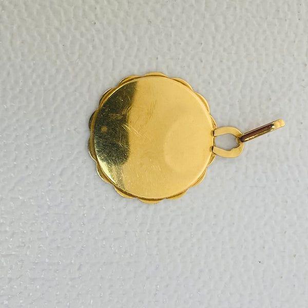 Pendentif Médaille en Or Jaune 18 K avec Rubis et Poinçon - 1.13 Grs