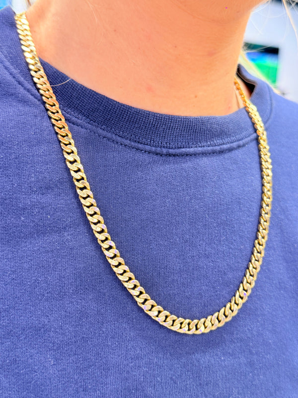 Longue chaîne en or jaune 18k