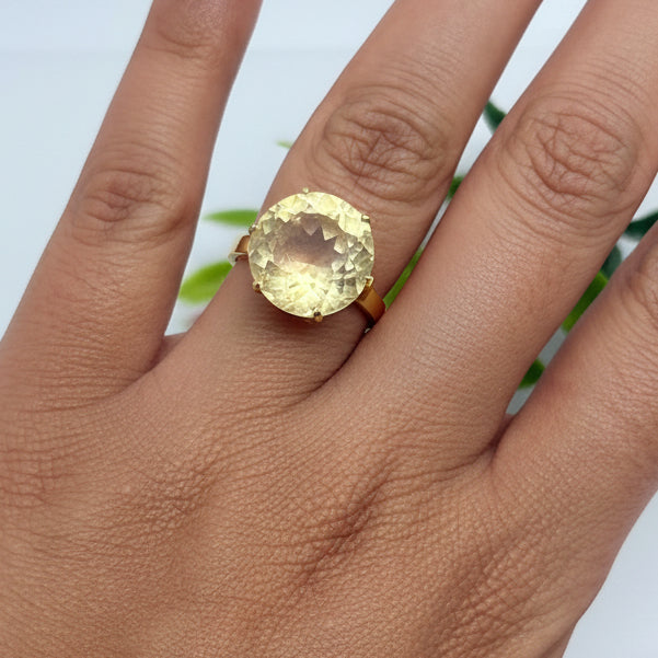 Bague Topaze Or Jaune 18 K - Taille 58 - 3.79 G