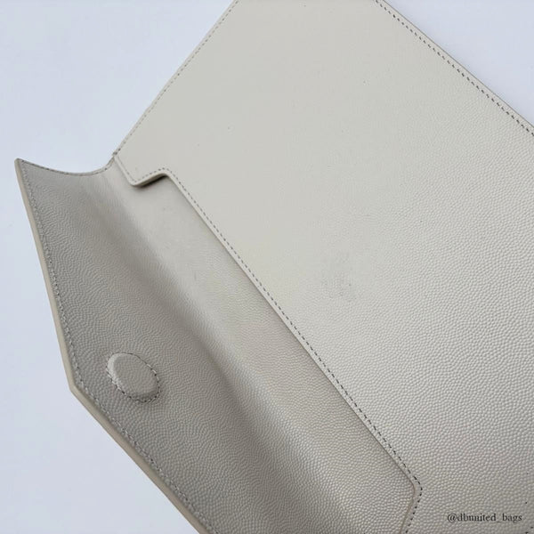 Pochette Saint Laurent Uptown en cuir grain de poudre blanc