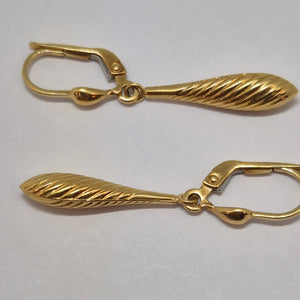 Boucles d'oreilles en or jaune 18 carats Poids -2.15 Grs