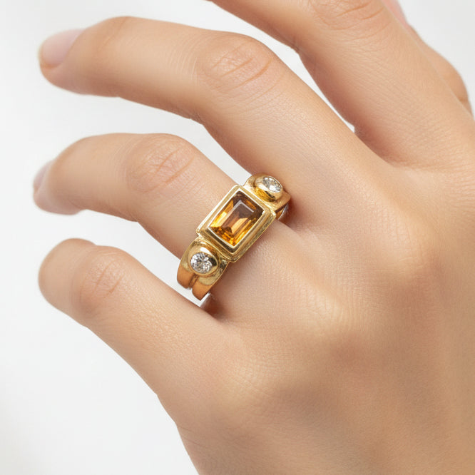 Bague en Or Jaune 18K avec Citrine et Oxyde de Zirconium