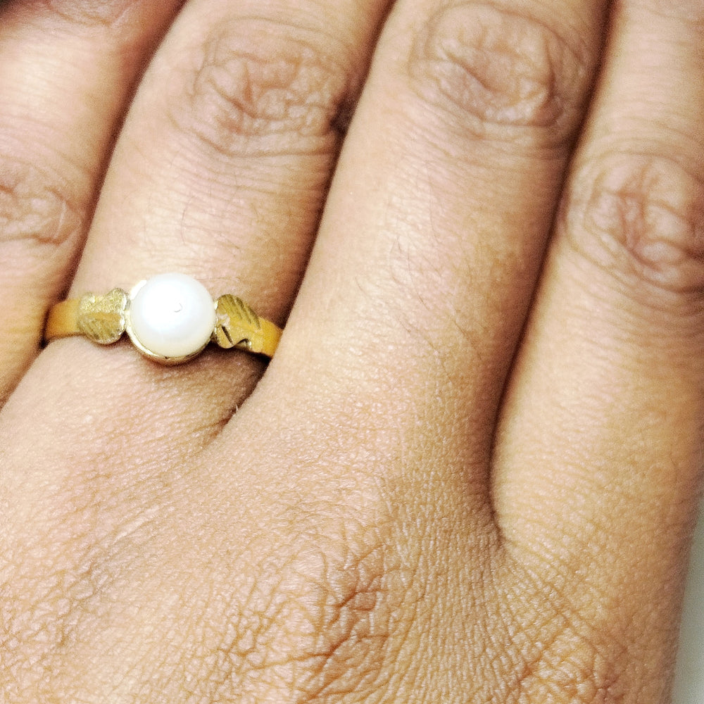 Bague Solitaire Or en Jaune 18 Carats avec Perle Centrale -  T 53