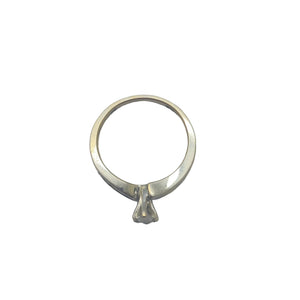 Bague marquise en or blanc 18 carats avec diamants
