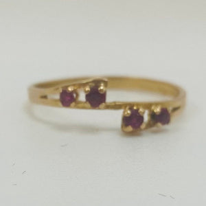 Bague en Or avec 4 Pierres Roses