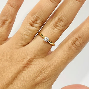 Bague Solitaire en Or Jaune 18k - 1.79 G -