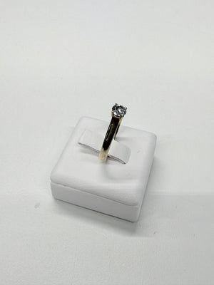 Solitaire en Or jaune 18k avec diamant de 0.44 carats