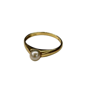 Solitaire en or jaune 18k avec perle naturelle