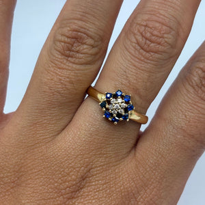 Bague Marguerite en Or Jaune avec Diamants et Saphir