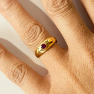 Bague Jonc Or Jaune 18K avec un Grenat