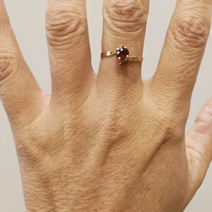 Bague solitaire en or 18k avec pierre grenat vintage
