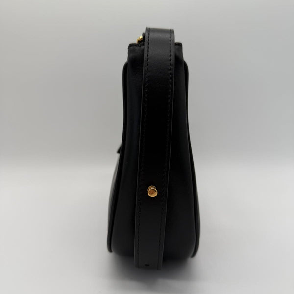 Sac Céline Ava en cuir noir avec fermoir triomphe