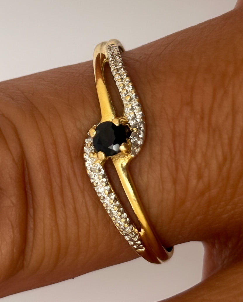 Bague en or jaune avec saphir diamant