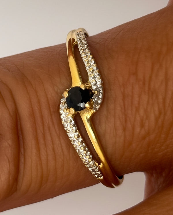 Bague en or jaune avec saphir diamant