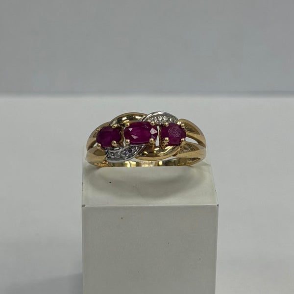 Bague en or 18 carats avec 3 pierres  naturelles