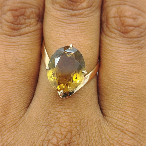 Bague en or jaune 18 carats avec Citrine