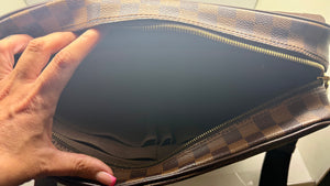 Sacoche Louis Vuitton Shelton MM en bon état