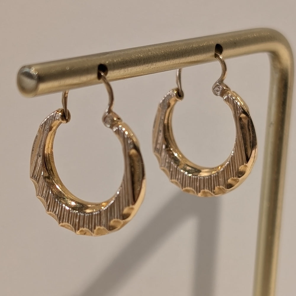 Boucles d'oreilles  en or jaune 18 carats Poids - 1.98 Grs