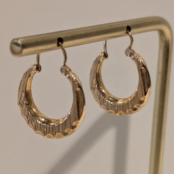 Boucles d'oreilles  en or jaune 18 carats Poids - 1.98 Grs