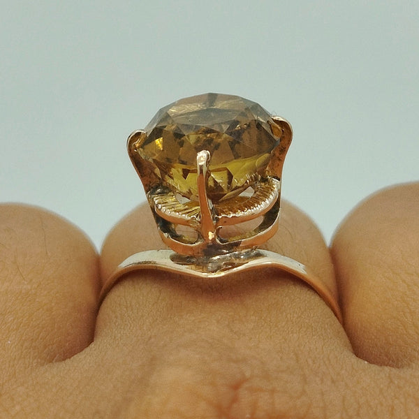 Bague en or jaune 18 carats avec Citrine